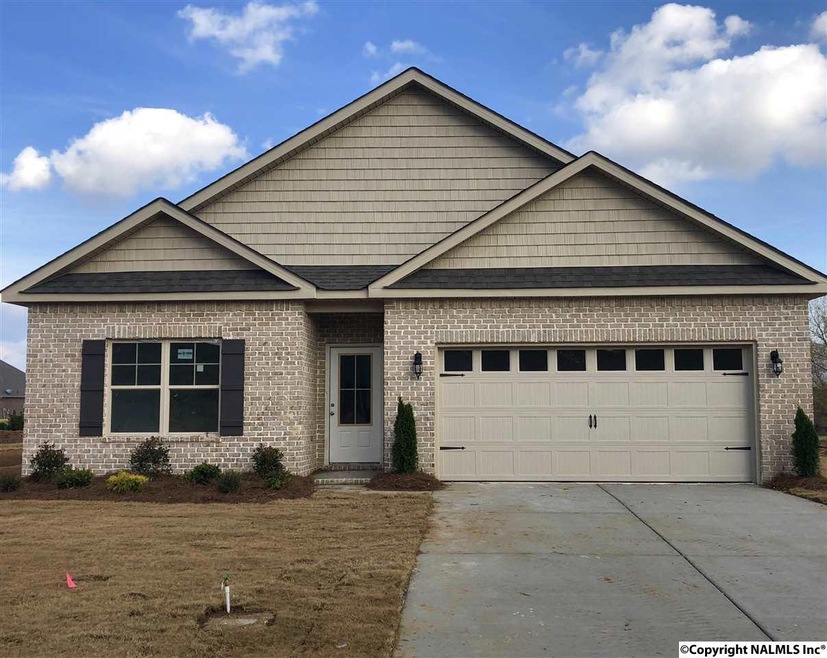 4 Bedrooms and 3 Baths, this home is cute as a button. Located on a Cul de sac with mountain views.