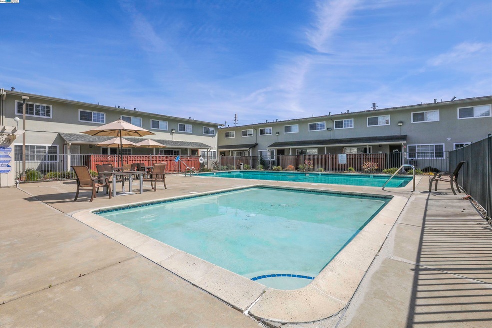 670 Fargo Ave unit 8, San Leandro, CA 94579 - photo 1