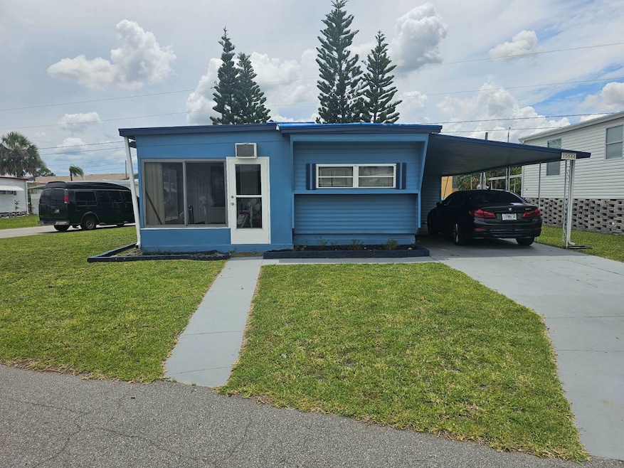 10644 1st Way N unit 10644, St. Petersburg, FL 33716 - photo 1