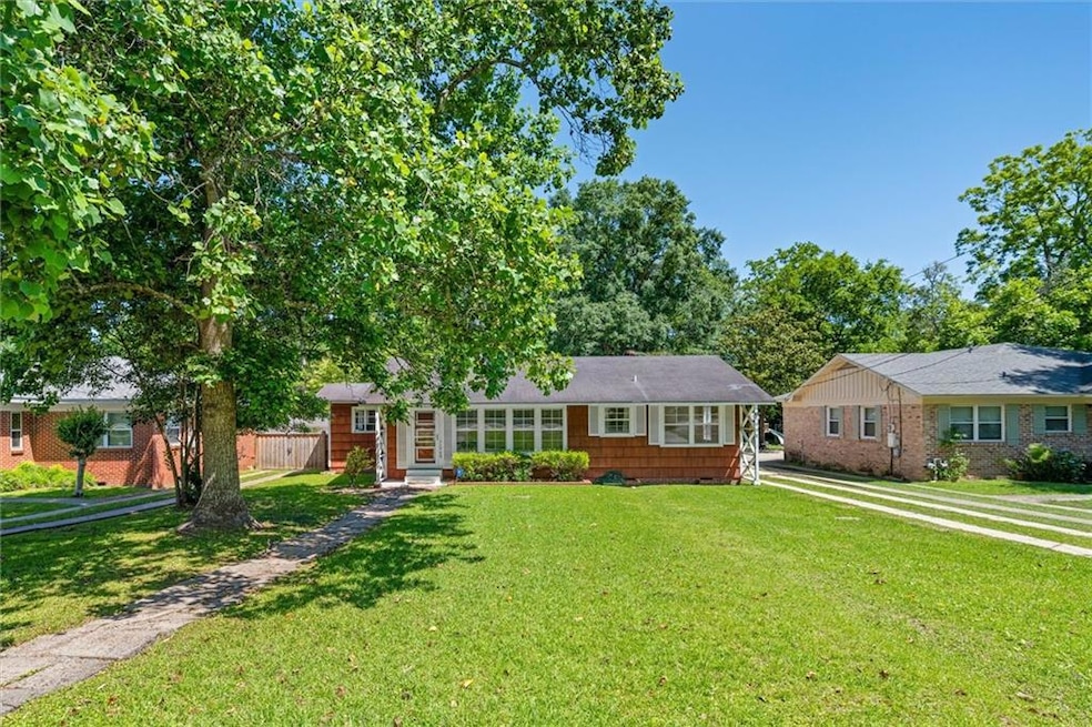 1908 Old Shell Rd, Mobile, AL 36607 - photo 1