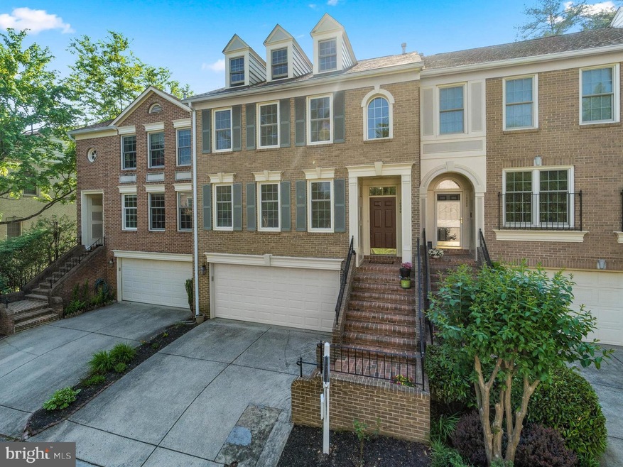 10960 Bloomingdale Dr, Rockville, MD 20852 - photo 1