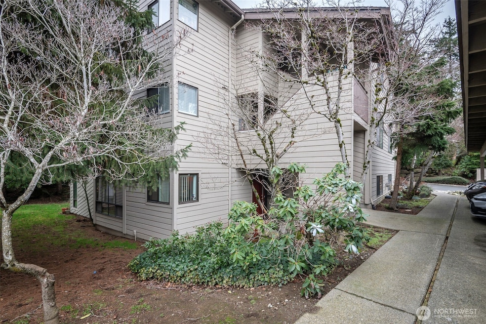 15141 Sunwood Blvd unit EE11, Tukwila, WA 98188 - photo 1