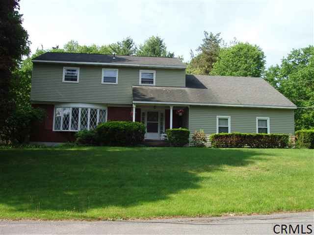 15 Oak Tree Ln, Schenectady, NY 12309 - photo 1