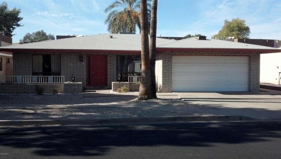 Front view of home