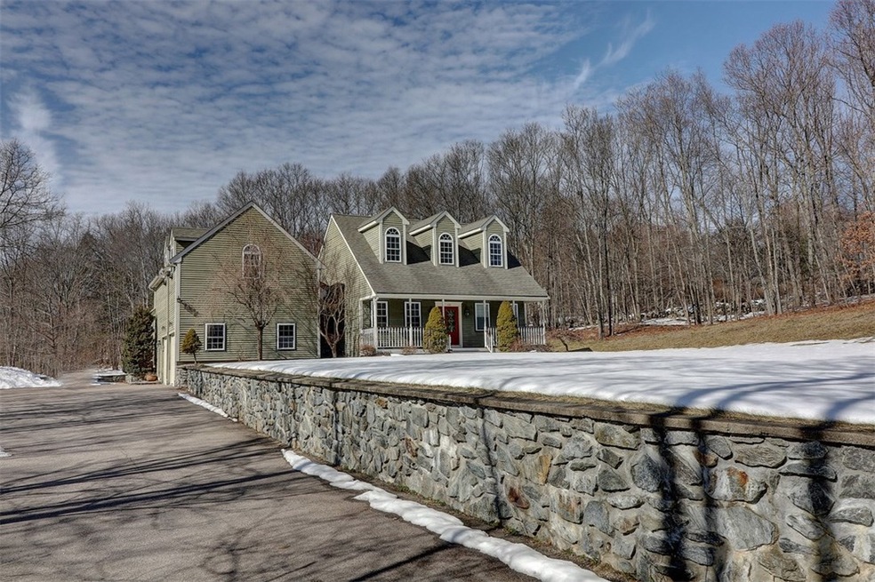 128 W Wrentham Rd, Cumberland, RI 02864 - photo 1