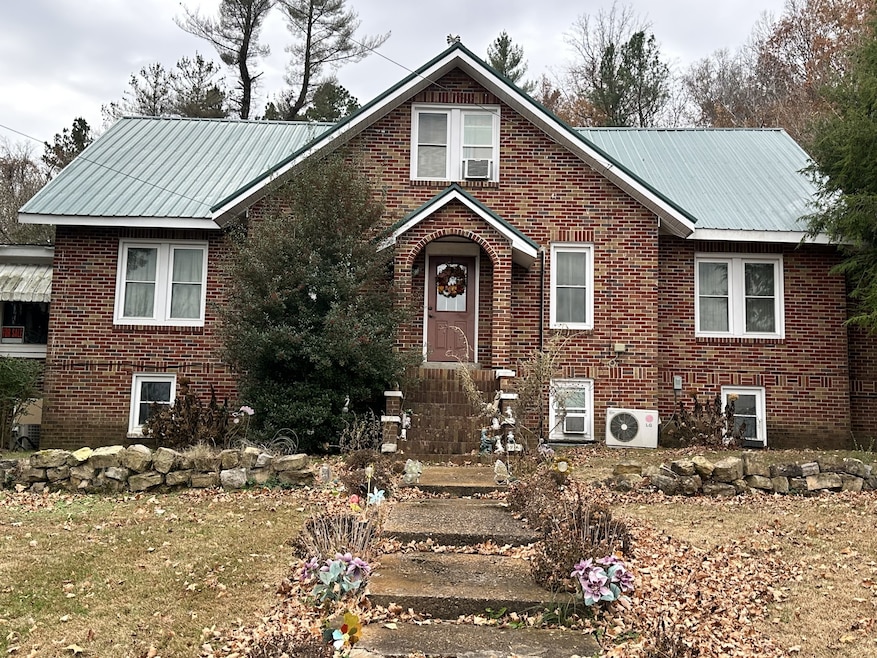212 E Main St, Waverly, TN 37185 - photo 1