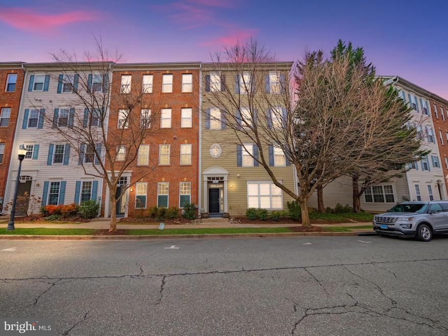 121 Chevy Chase St unit A, Gaithersburg, MD 20878 - photo 1