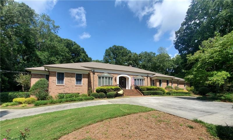 5684 Redcoat Run, Stone Mountain, GA 30087 - photo 1