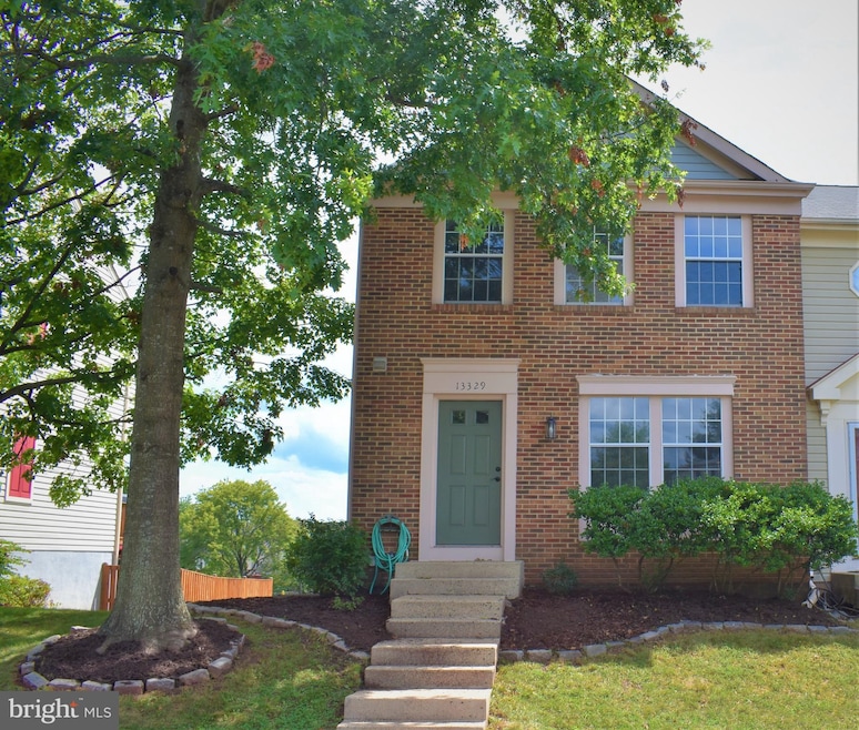 13329 Burkitts Rd, Fairfax, VA 22033 - photo 1