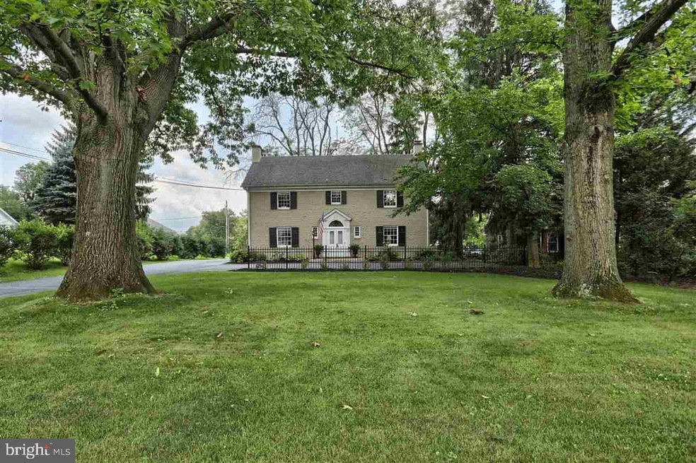 380 E Chocolate Ave, Hershey, PA 17033 - photo 1