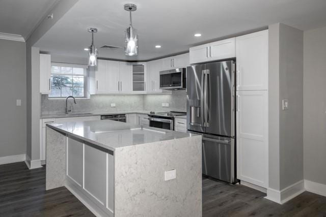 100 Glen St unit 2308, Glen Cove, NY 11542 - photo 1