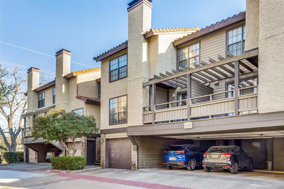 Welcome home to your condo located near lower Gree