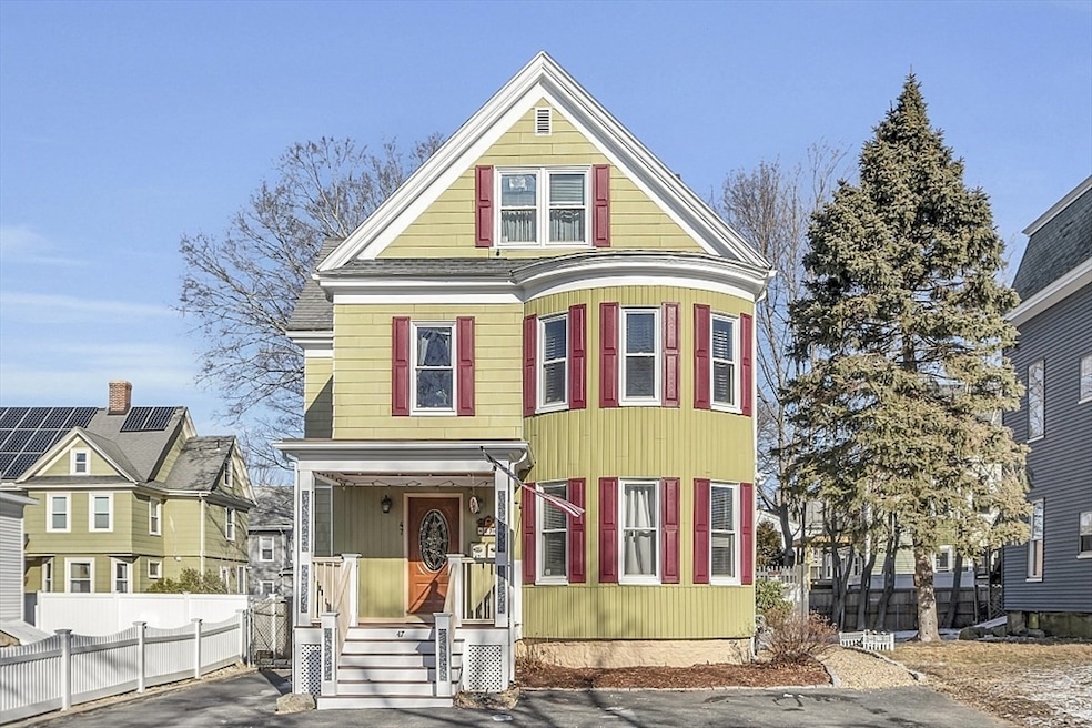 Sold $910,000 • Co-Listing Agent