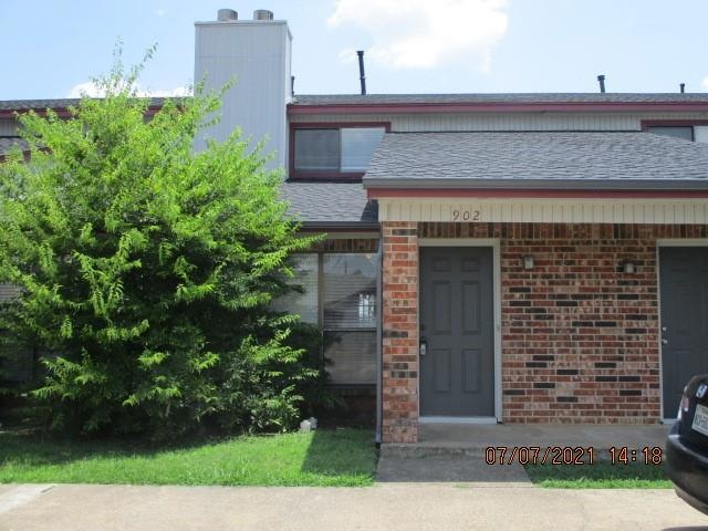 Welcome Home to 902 Meadow Circle North!