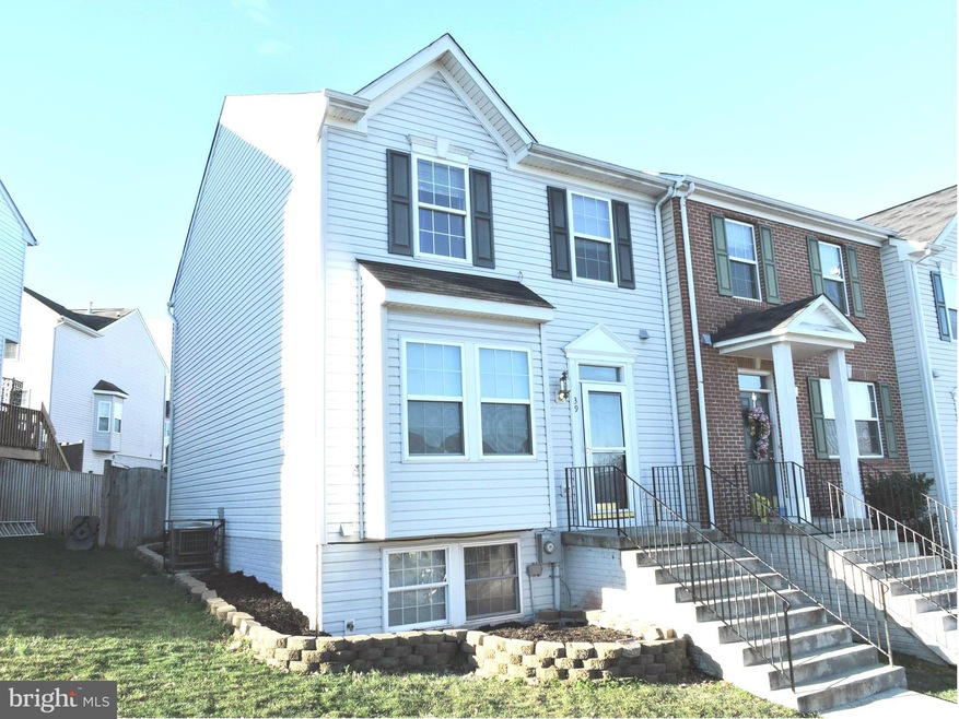 39 Litchfield Ln W, Martinsburg, WV 25405 - photo 1