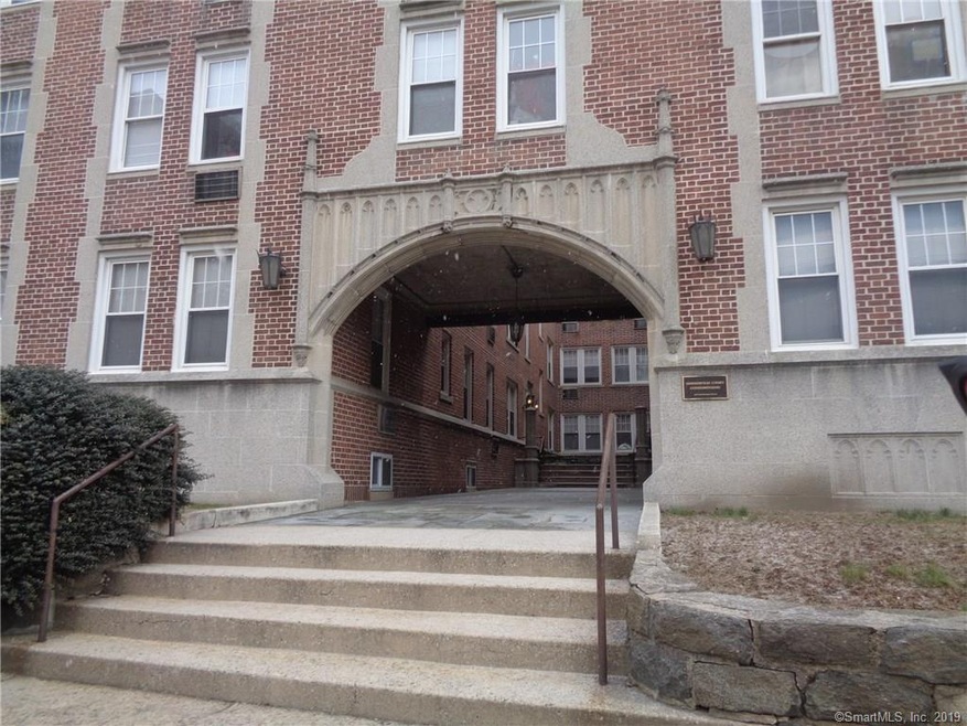 639 Summer St unit 3, Stamford, CT 06901 - photo 1