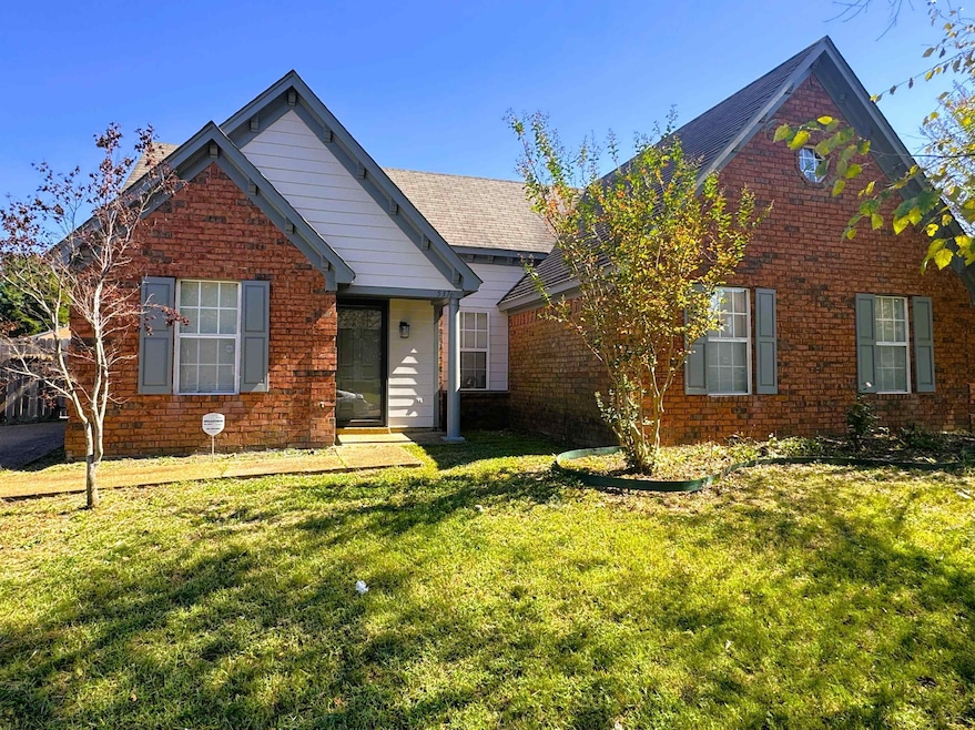 5376 Ragan Ridge Dr, Memphis, TN 38141 - photo 1