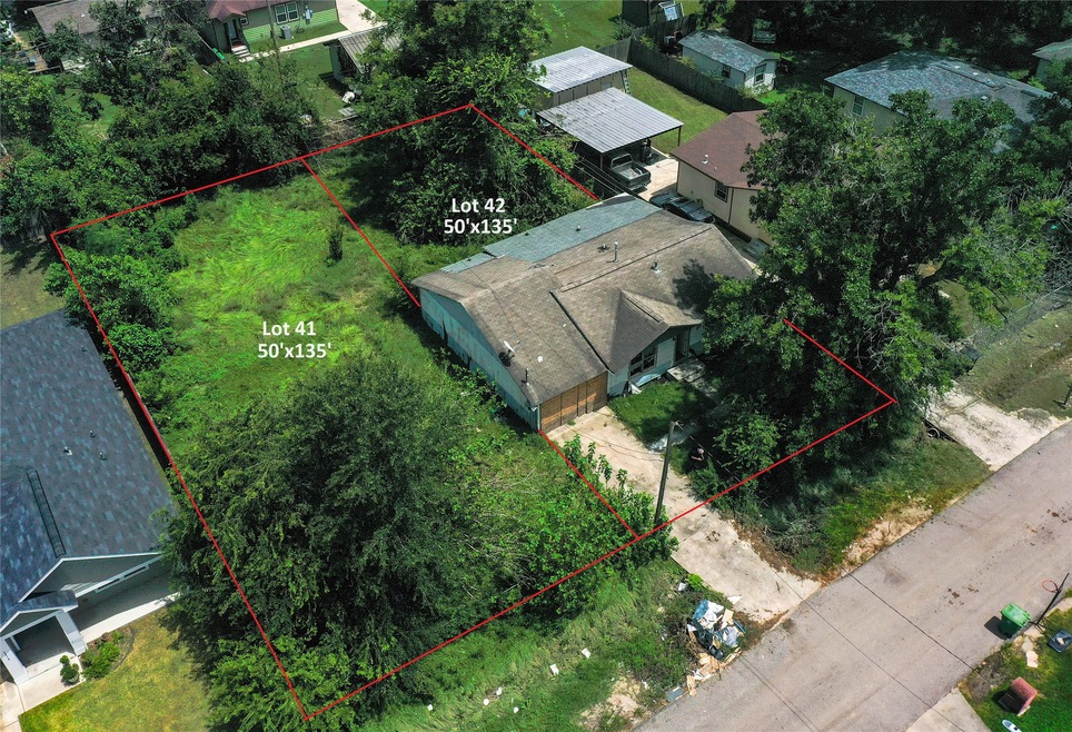 7802 Hanfro Ln, Houston, TX 77088 - photo 1