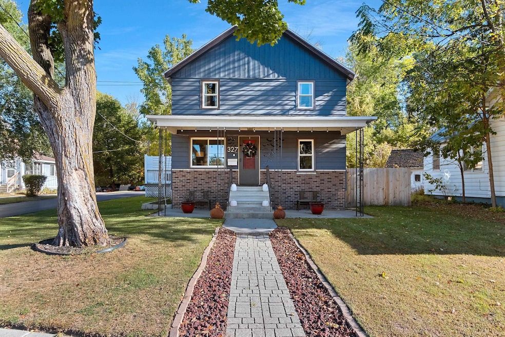 327 Main St, Oconto, WI 54153 - photo 1