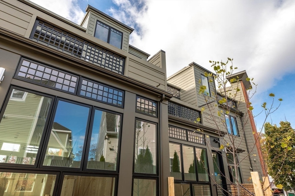 302 Putnam Ave unit 302, Cambridge, MA 02139 - photo 1