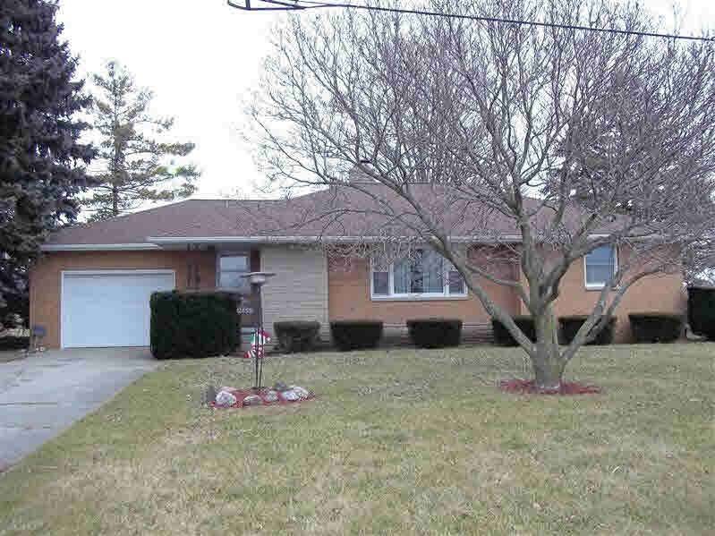 2855 S Airport Rd, Saginaw, MI 48601 - photo 1