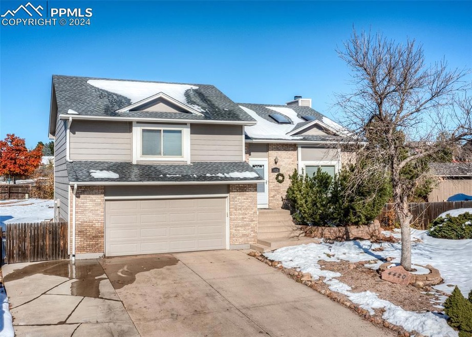 View of front of house featuring a garage