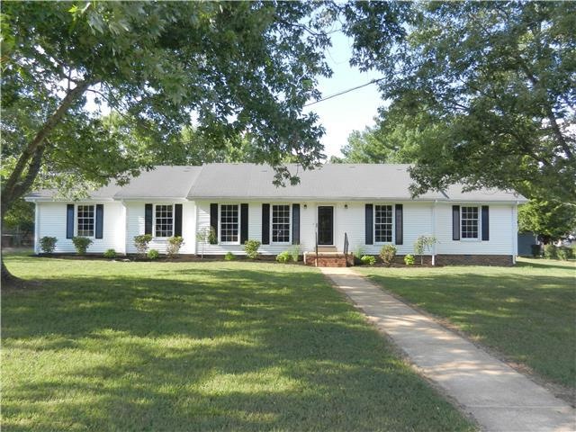 102 Hilltop Dr, Shelbyville, TN 37160 - photo 1