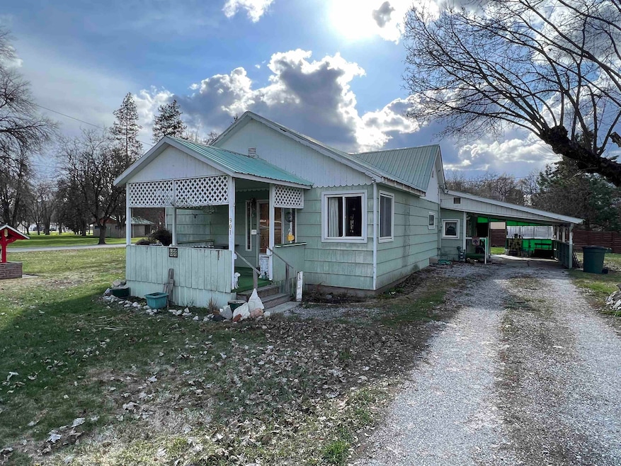 901 N 3rd St E, Chewelah, WA 99109 - photo 1