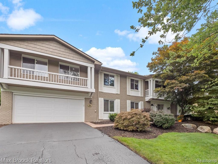 Welcome to 3040 Bloomfield Shore