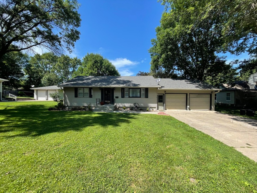 501 Edgar St, Shenandoah, IA 51601 - photo 1