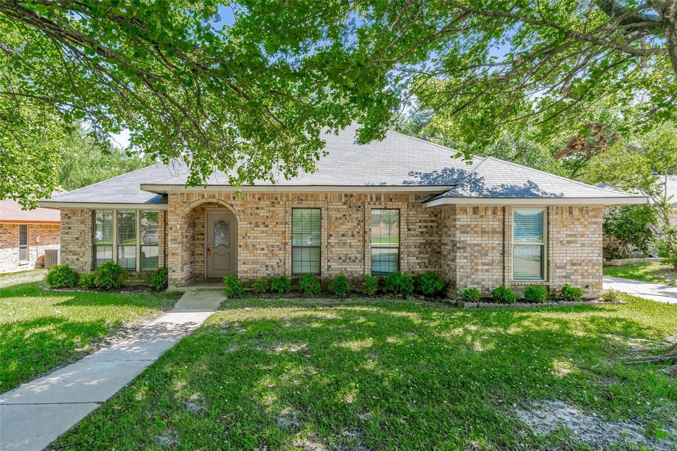 612 E Oak St, Wylie, TX 75098 - photo 1