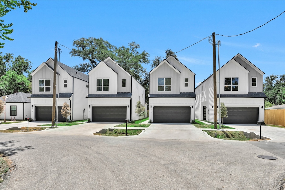 4728 Cruse Rd, Houston, TX 77016 - photo 1