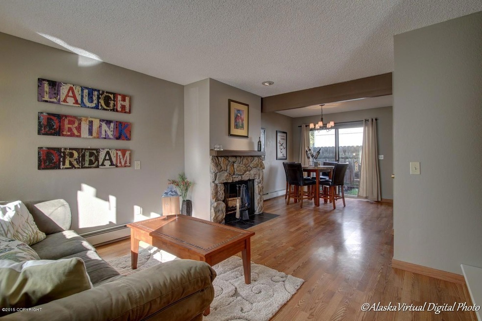 Living room to dining area
