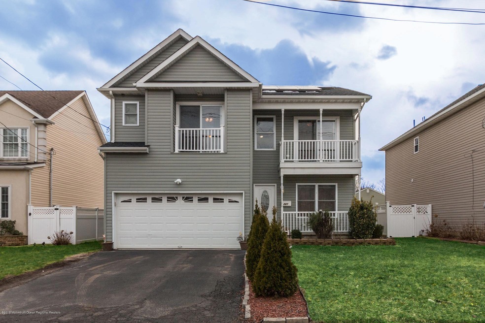 002_227_Orchard_St_221875_310025 - Front
