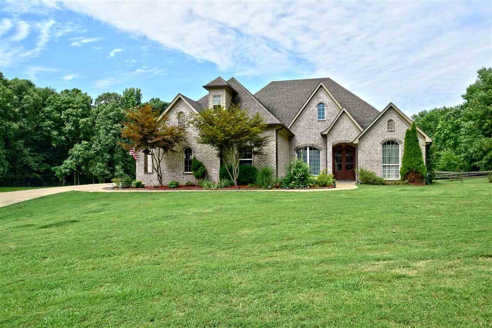 Come home to this beautiful, peaceful home on 7.95