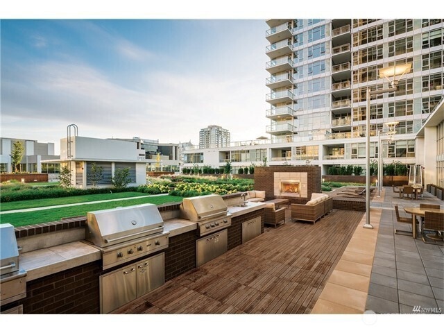 Sold $900,000 • Co-Listing Agent