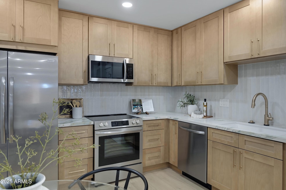 720 S Dobson Rd unit 27, Mesa, AZ 85202 - photo 1