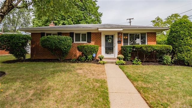 908 Elmsford Dr, Clawson, MI 48017 - photo 1