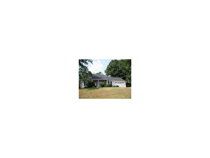 Exterior Front. STEPLESS RANCH IN QUIET COUNTRY SE