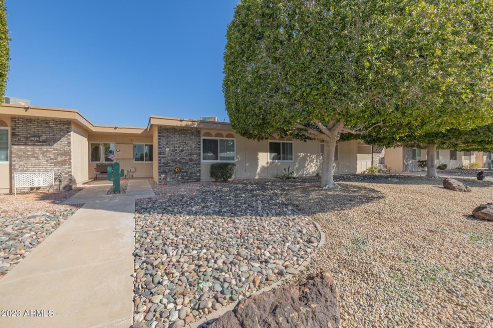 11010 W Thunderbird Blvd, Sun City, AZ 85351 - photo 1