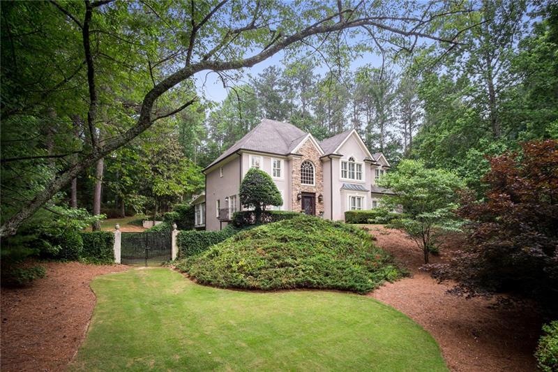 Beautiful custom home in Milton with exquisite lan