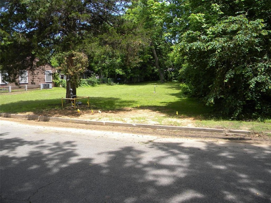 701 W Hanna St, Denison, TX 75020 - photo 1