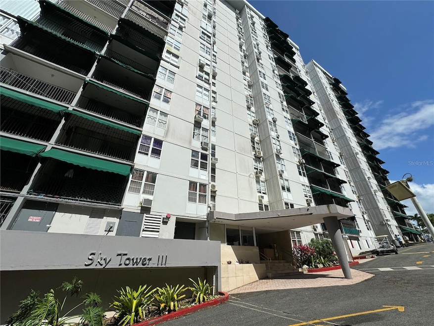 HORTENSIA ST. Sky Tower III unit . 6J, San Juan, PR 00920 - photo 1