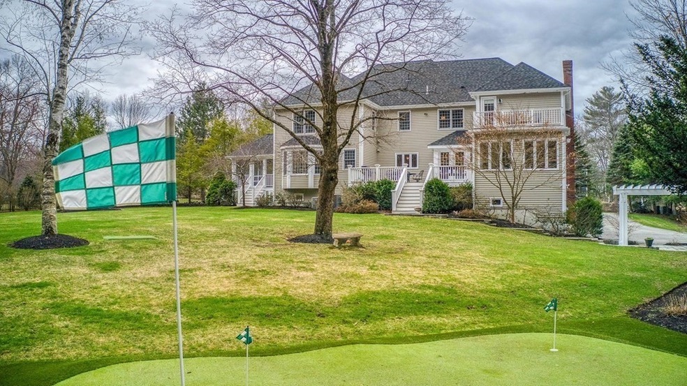 4 Paddock Ln, Andover, MA 01810 - photo 1