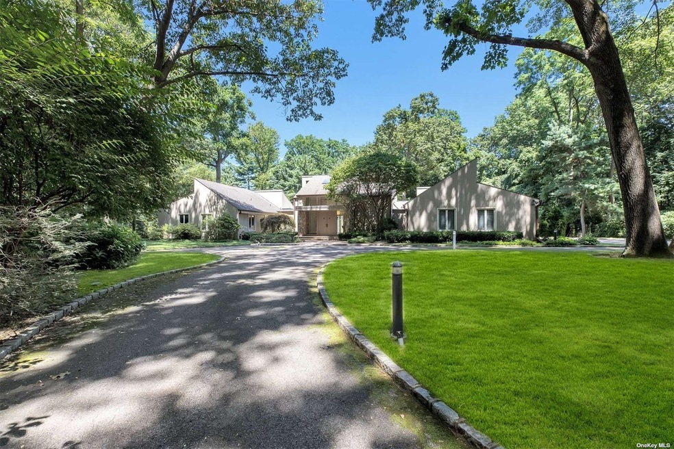 20 Forest Dr, Port Washington, NY 11050 - photo 1