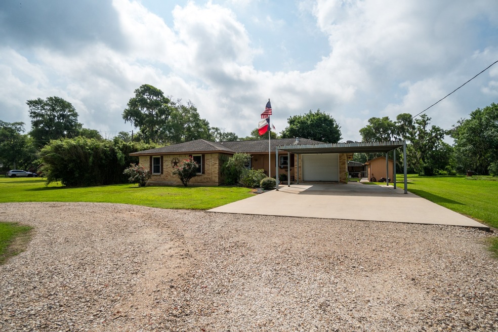 319 County Road 912a, Brazoria, TX 77422 - photo 1