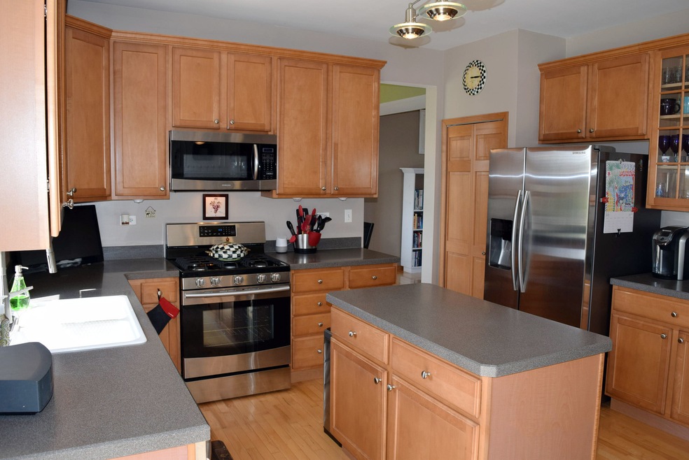 4251 Whitehall Ln, Algonquin, IL 60102 - photo 1