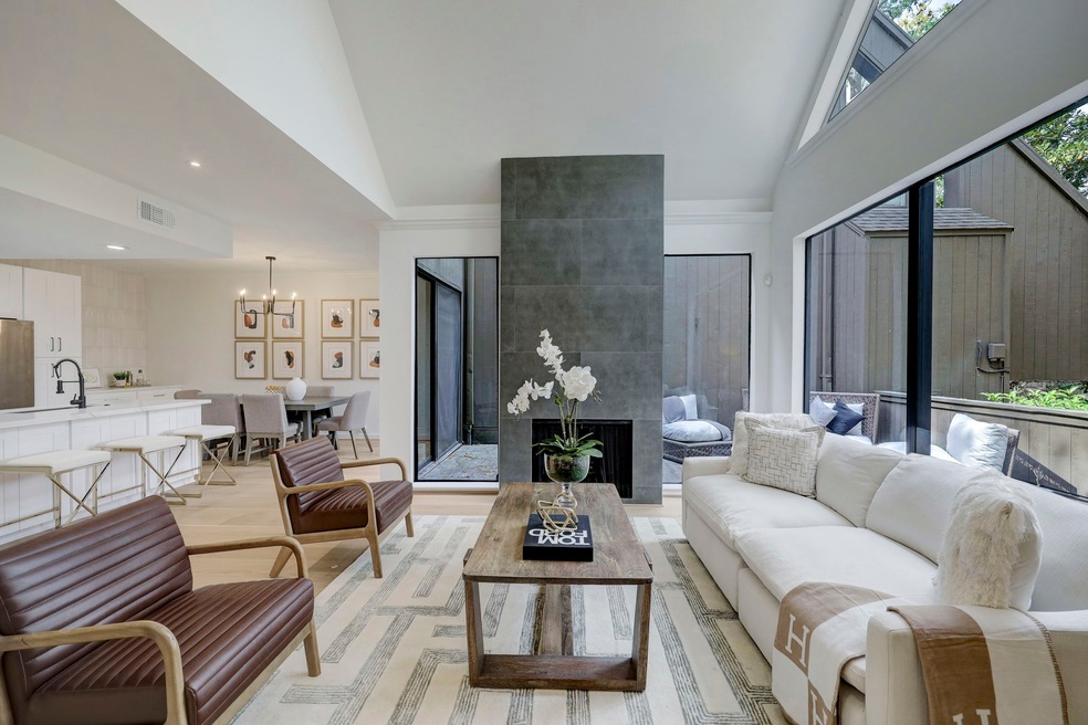 37 Litchfield Ln, Houston, TX 77024 - photo 1