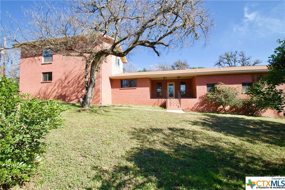 711 S Loop St, San Marcos, TX 78666 - photo 1