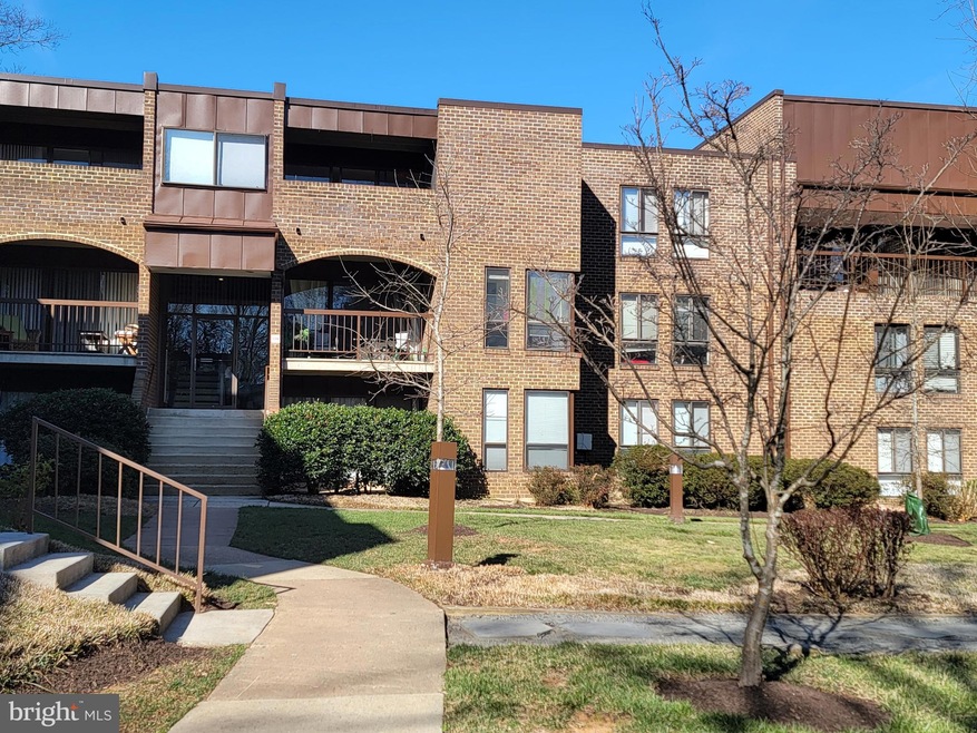 11208 Chestnut Grove Square unit 210, Reston, VA 20190 - photo 1